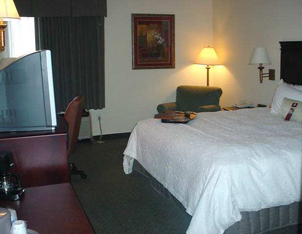 Hampton Inn Kansas City Blue Springs Room photo